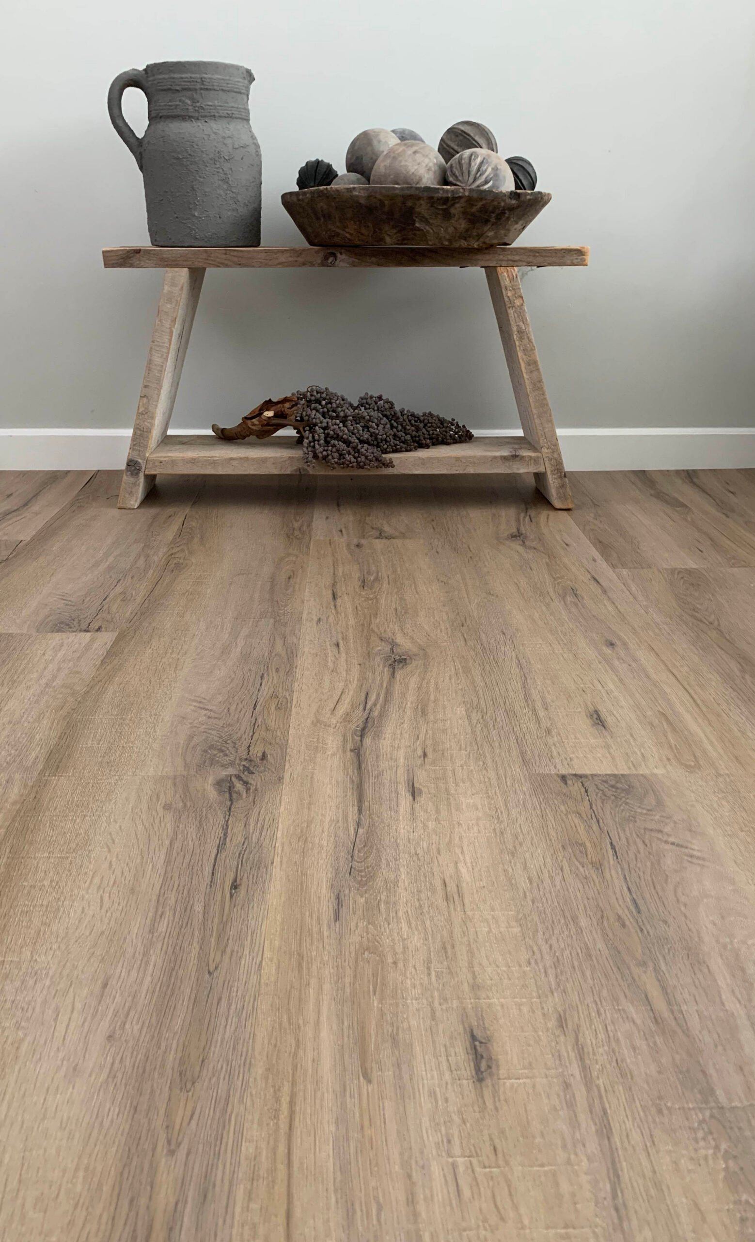 City 5600 (rigid click) Smoked Oak Light